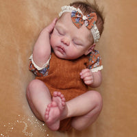 LITTLE BEAR by Beatriz Clemente